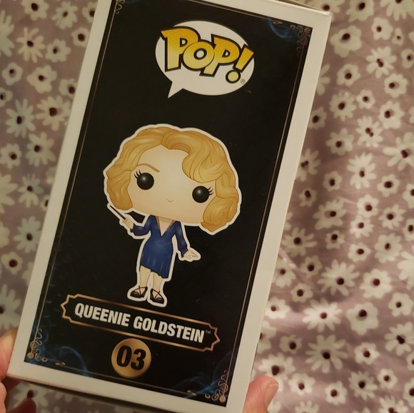 Queenie Funko Pop - Picture 2 of 3